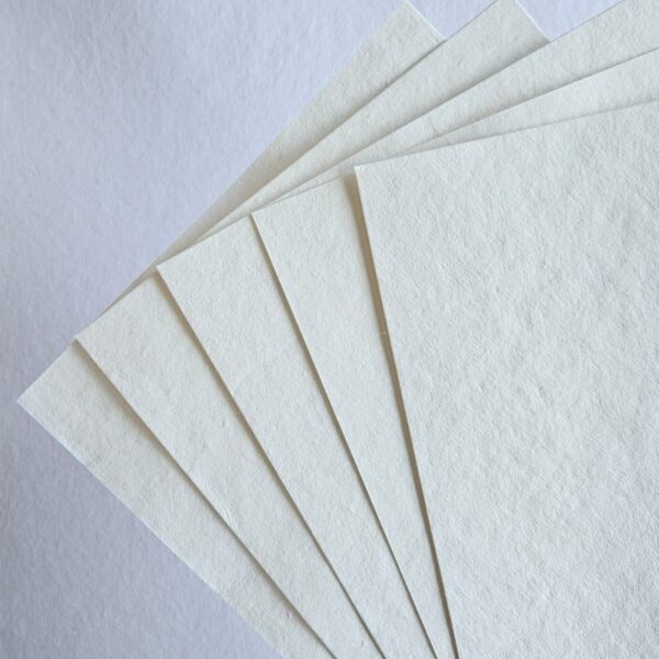 Papel - Carinhoso - 150g - A4 Refilado - 25 unidades